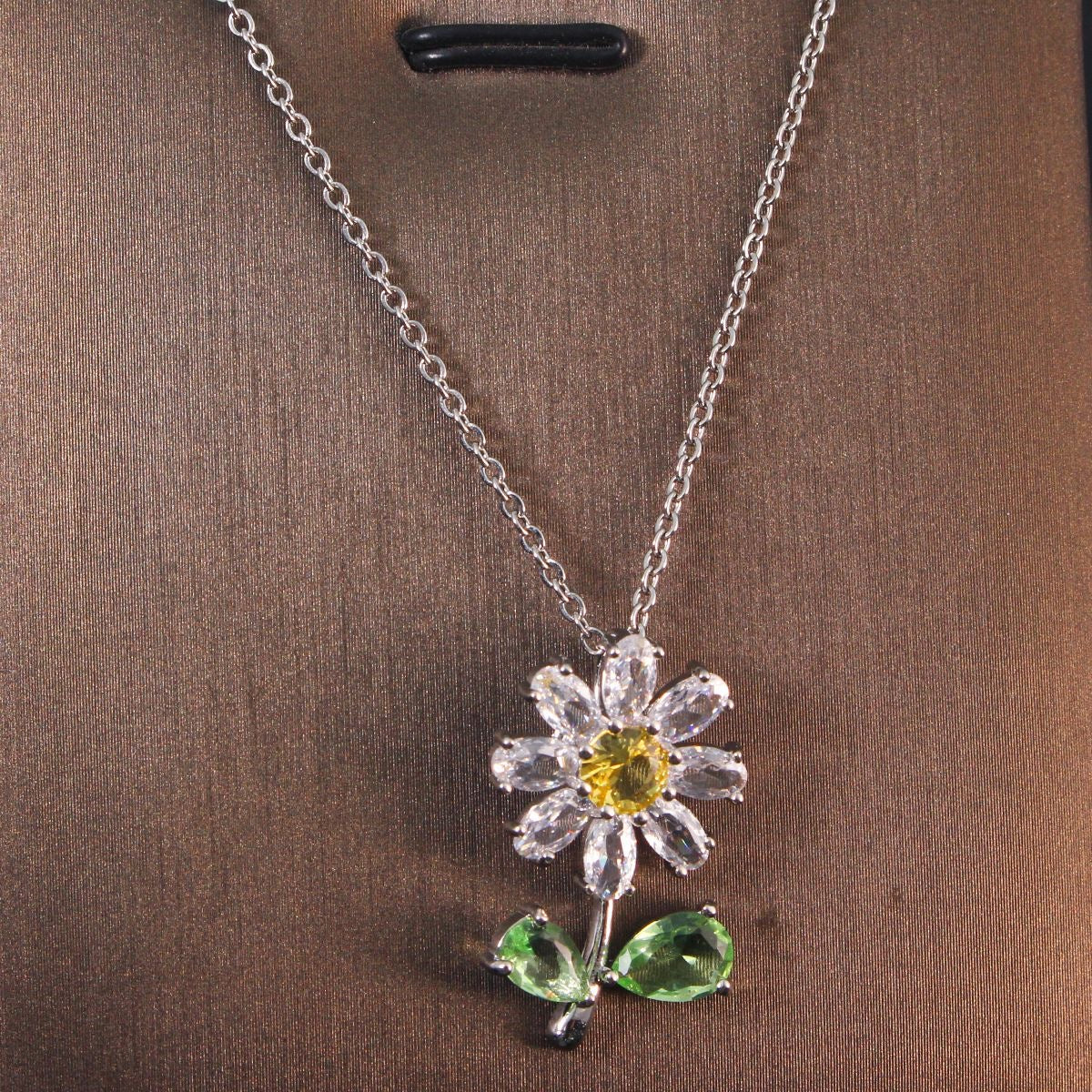 Silver Daisy Necklace