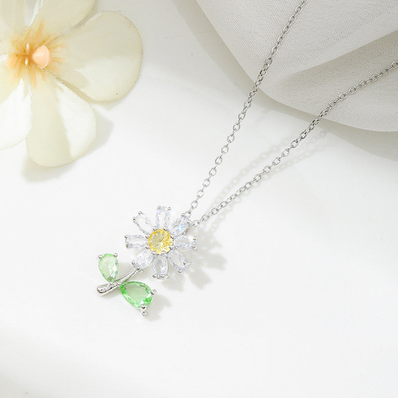 Silver Daisy Necklace