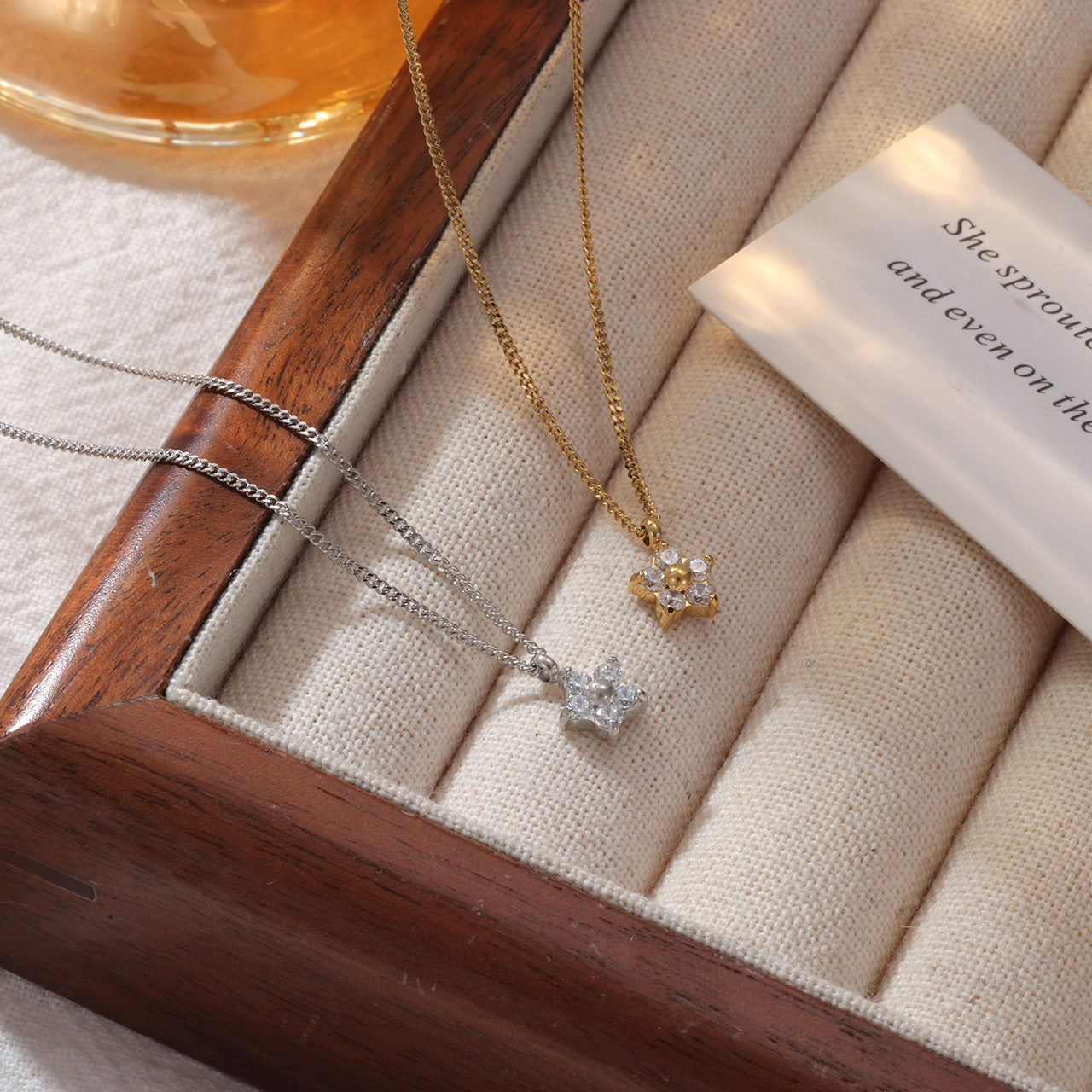 Mini Fleur Necklace