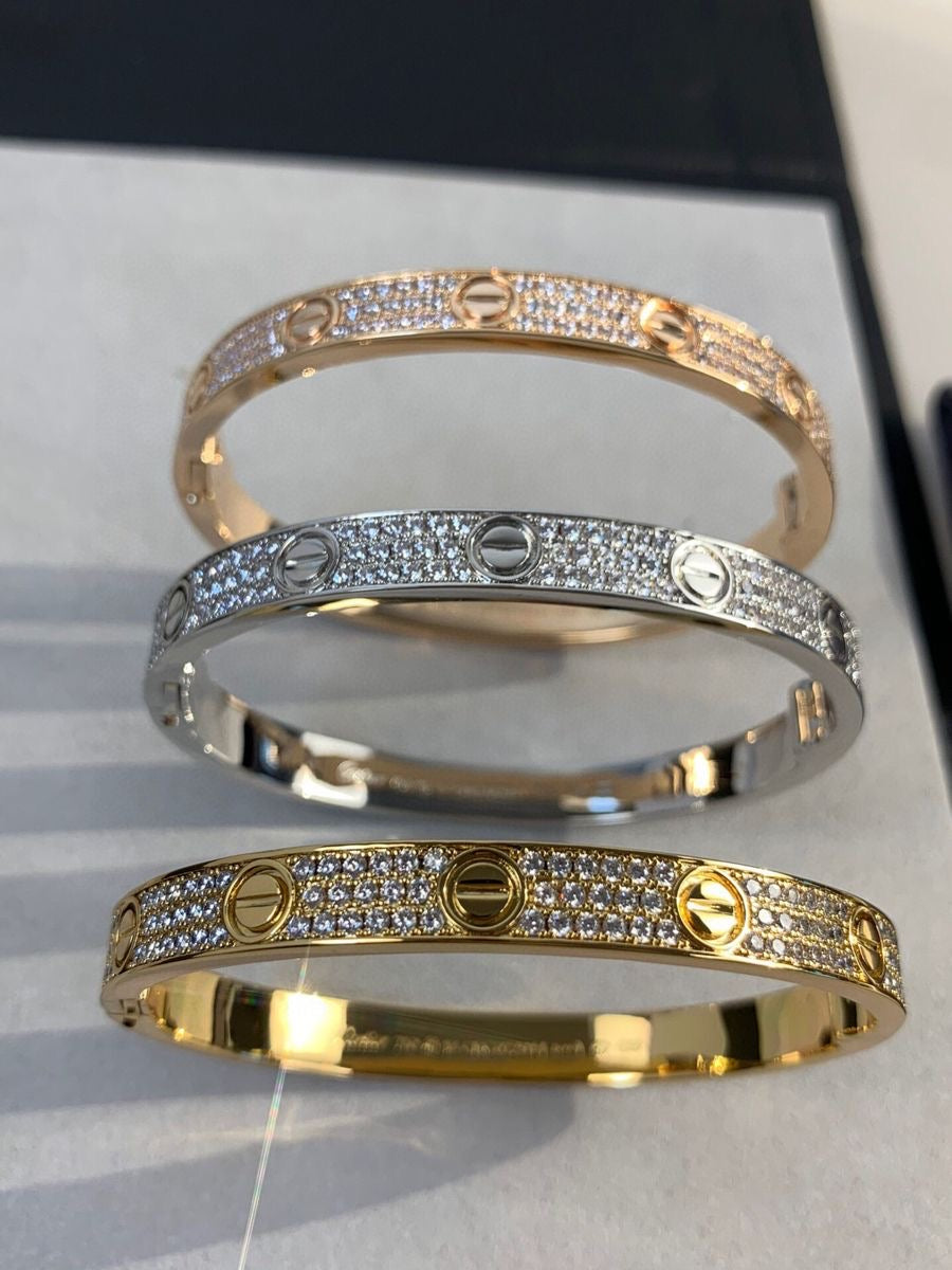 Love Full Pavé Golden Bracelet