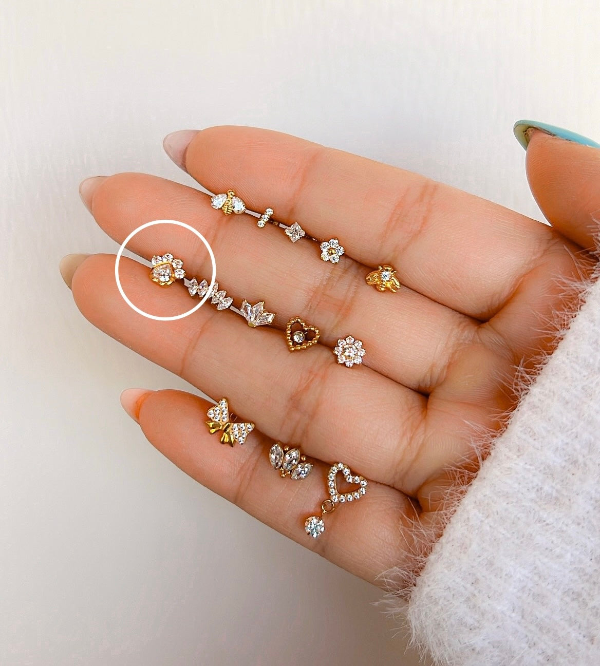 Paw Labret