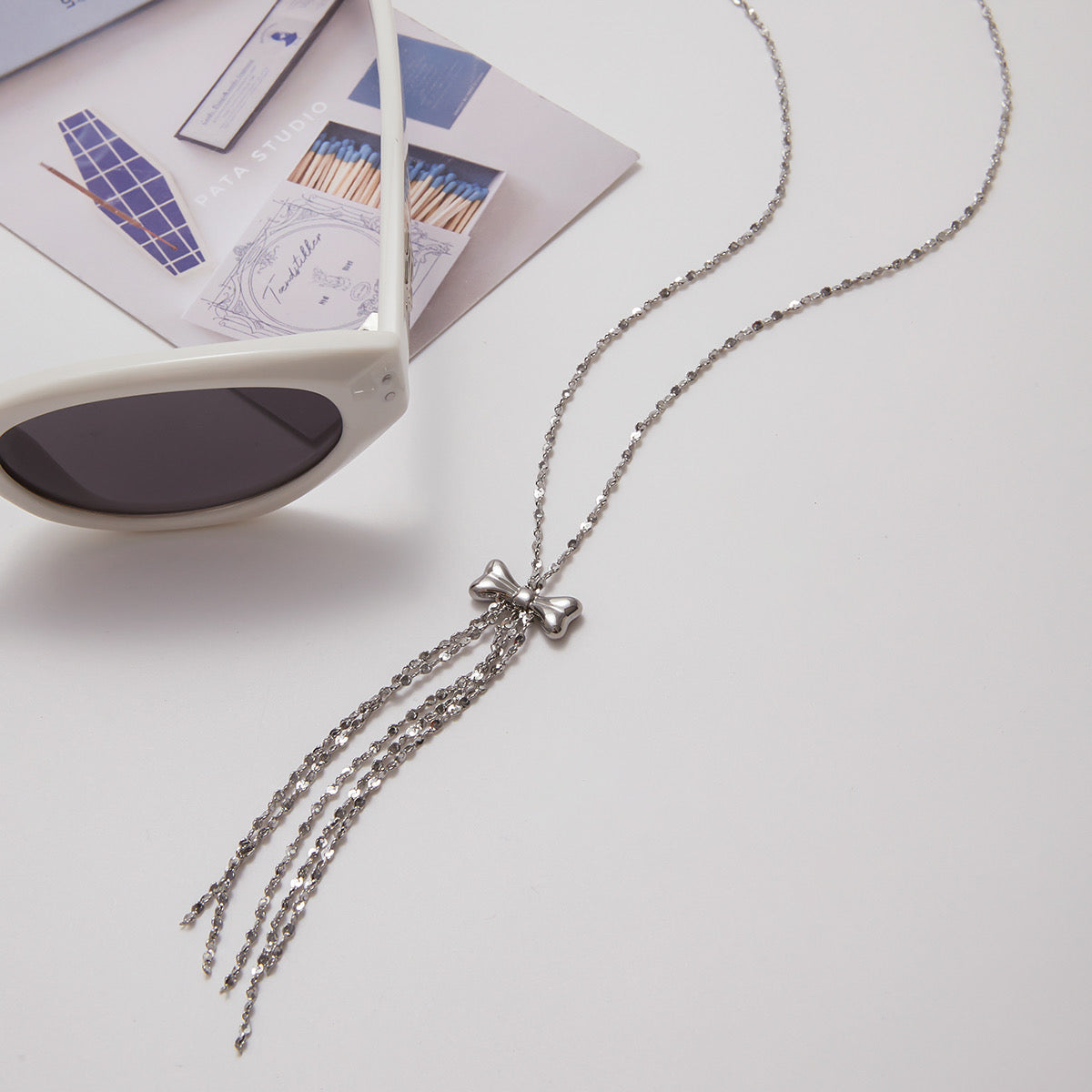 Pure Ribbon Necklace