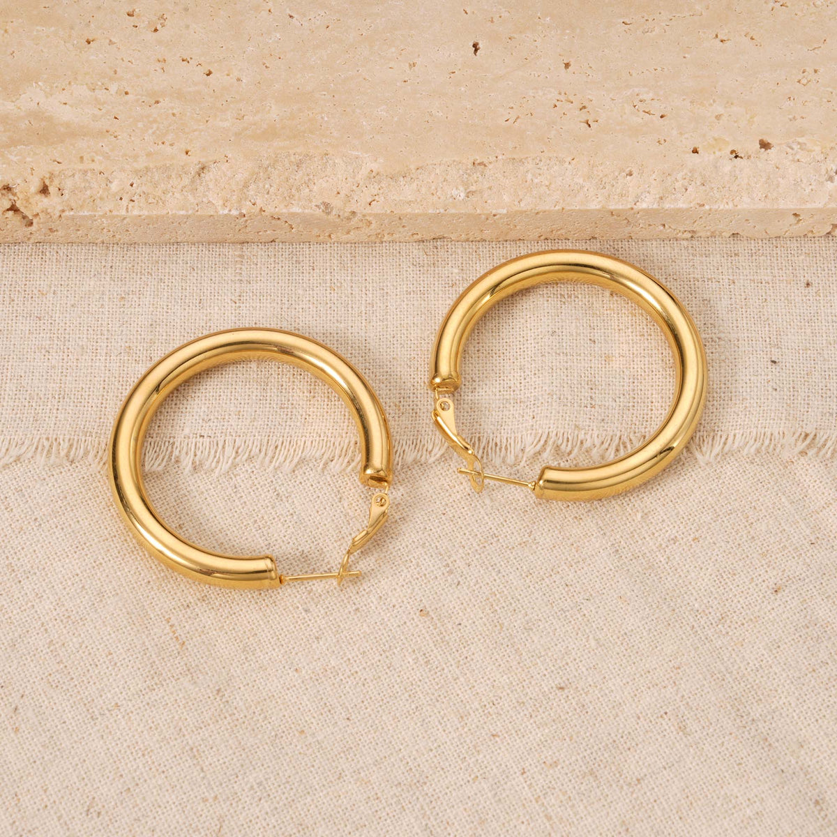 Elaris Hoops