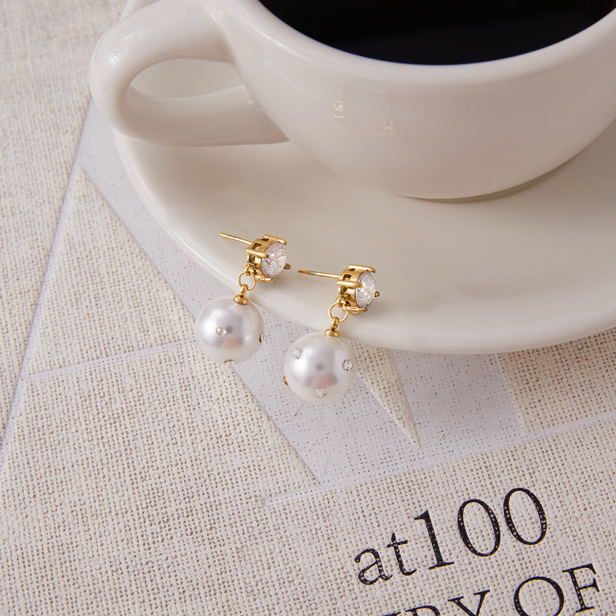 Shiny Pearl Earrings