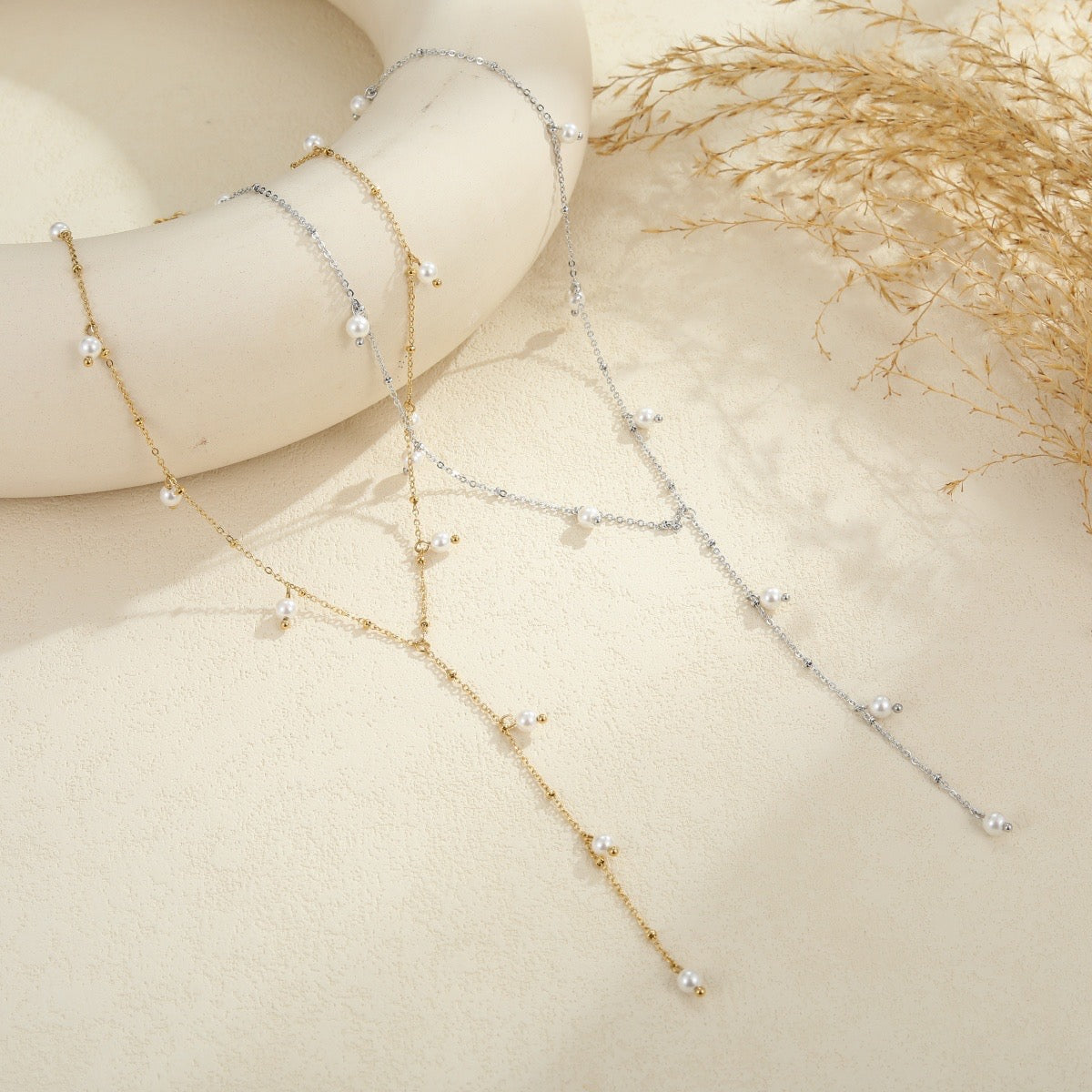 Dangling Pearls Necklace