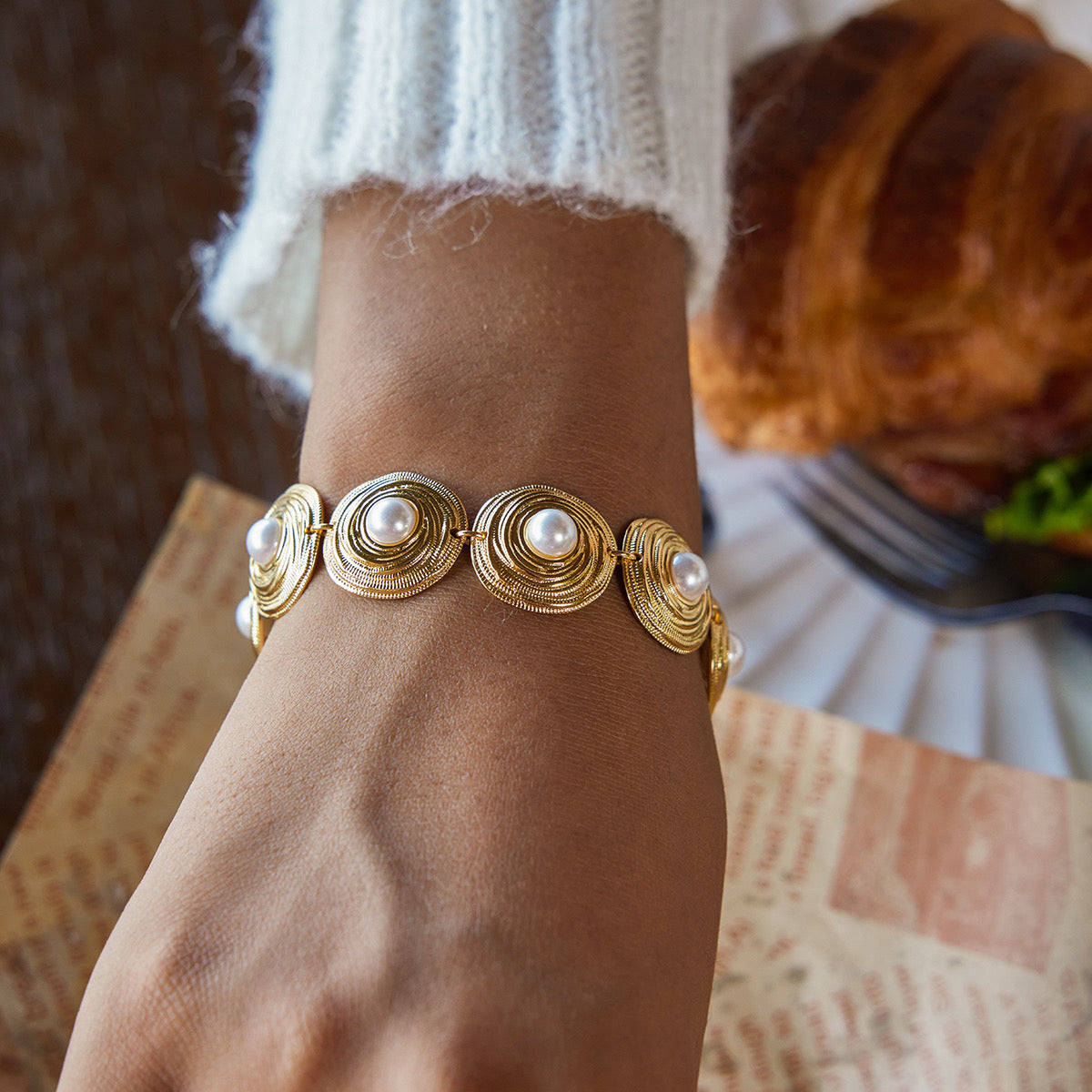 Golden Halo Pearls Bracelet