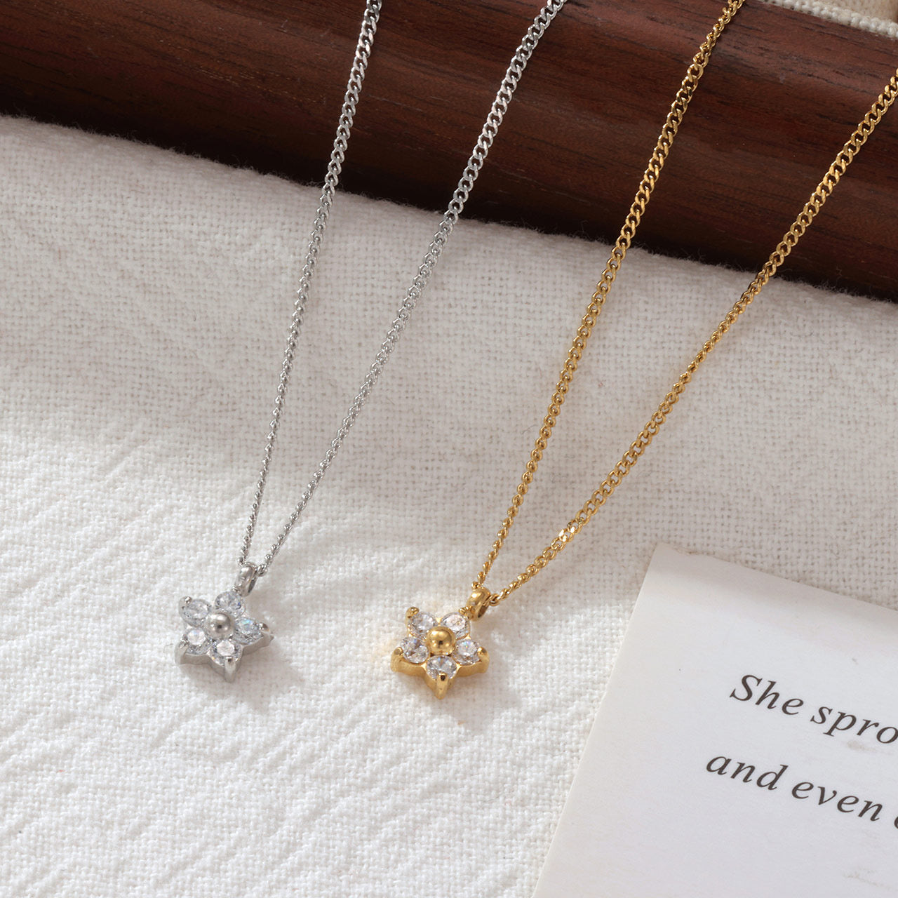 Mini Fleur Necklace