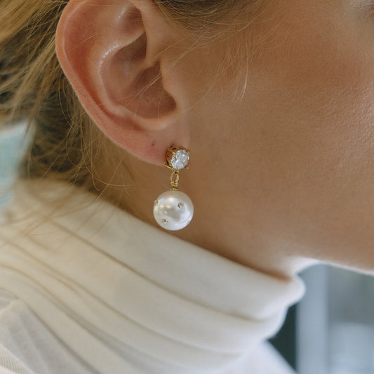 Shiny Pearl Earrings