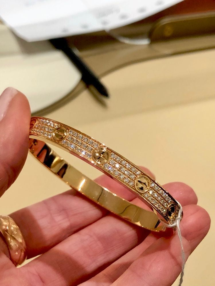 Love Full Pavé Golden Bracelet