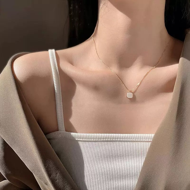 Nacre Necklace