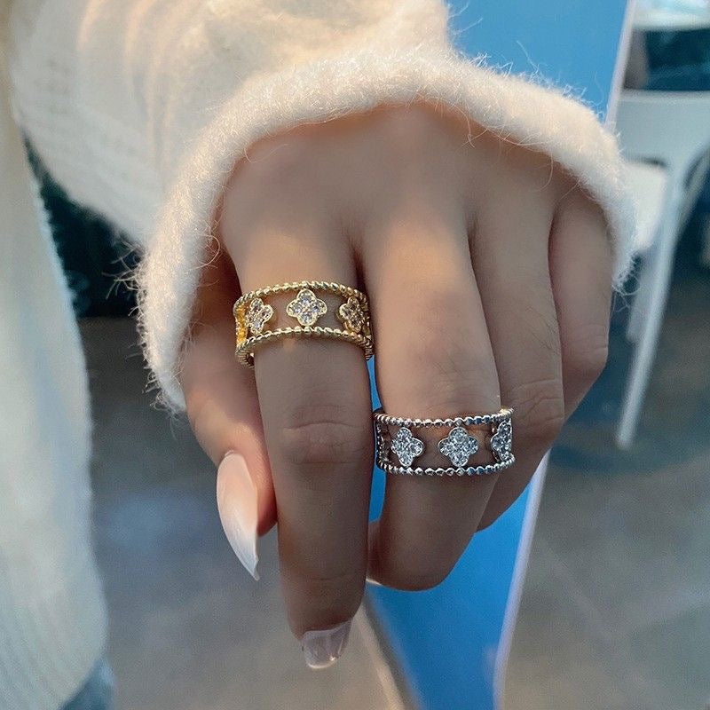 Perlée Clover Ring