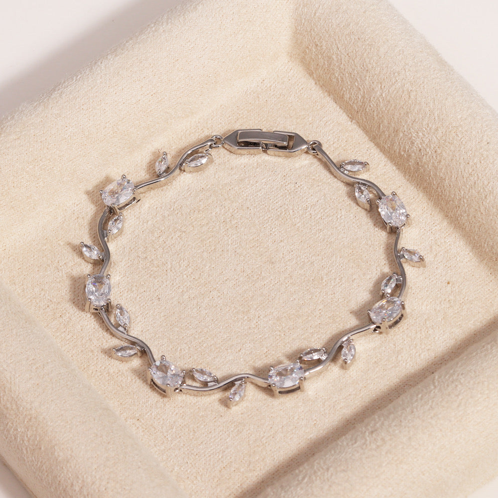 Shiny Tulip Silver Bracelet