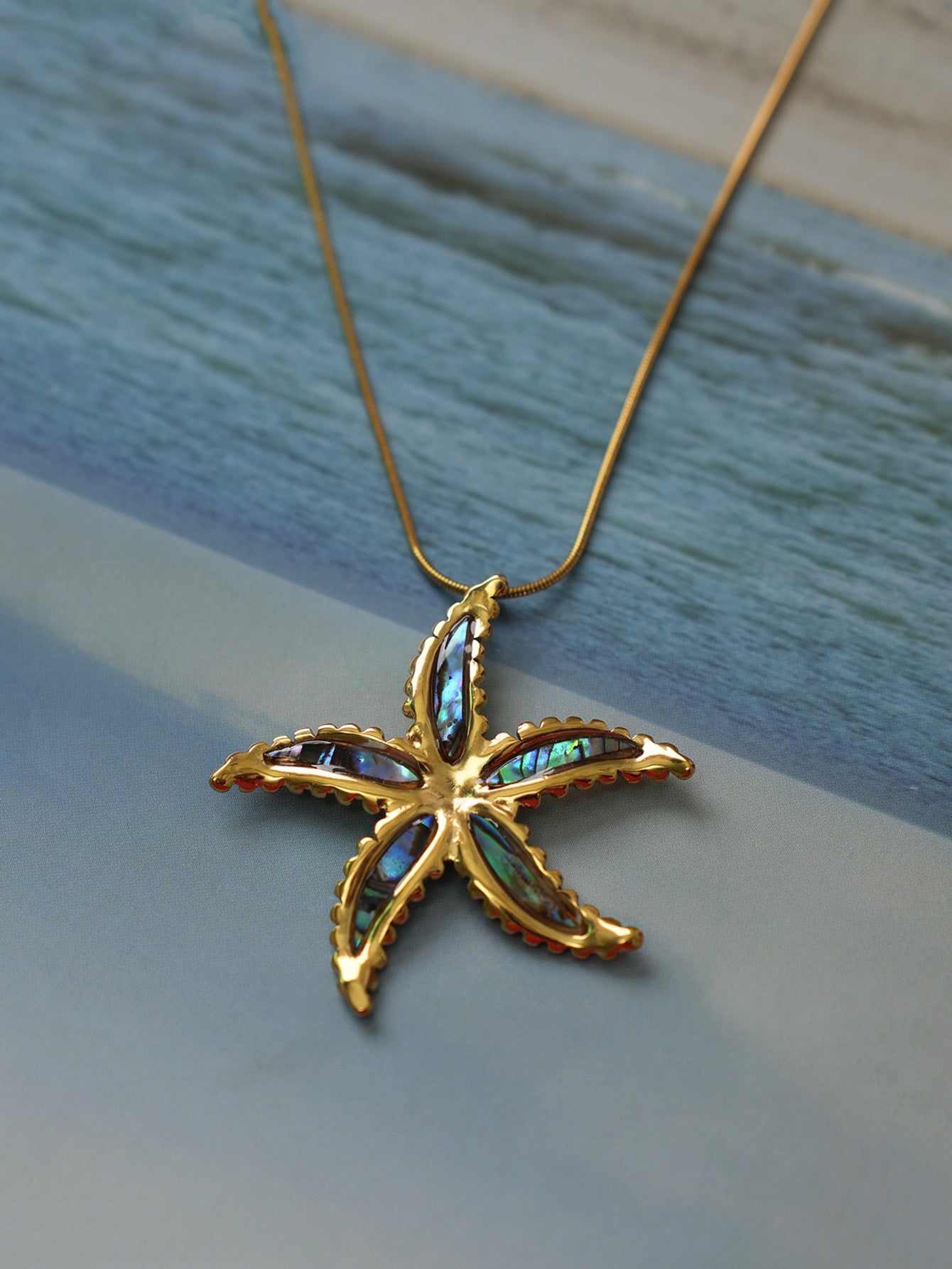 Astrolirus Necklace