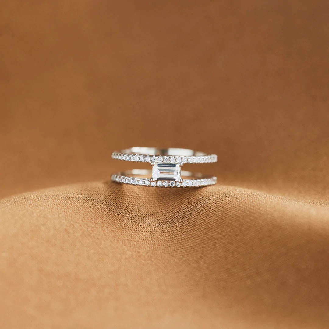 Brilliant Link Ring
