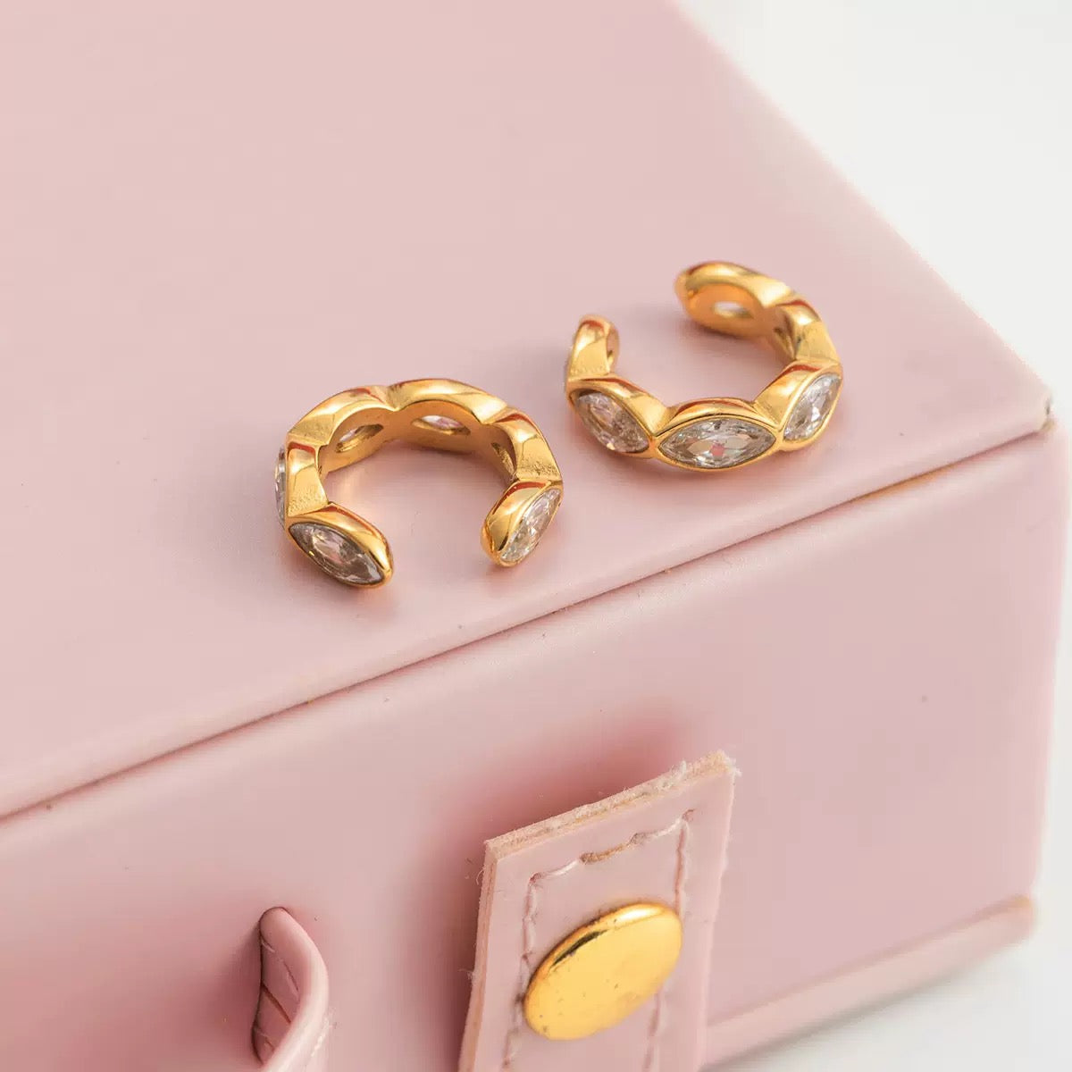 Sparkle Arc Earcuff