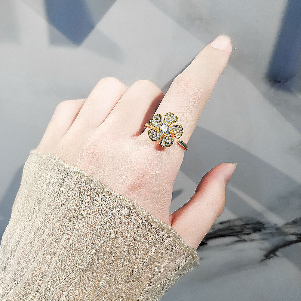 Flora Motion Golden Ring