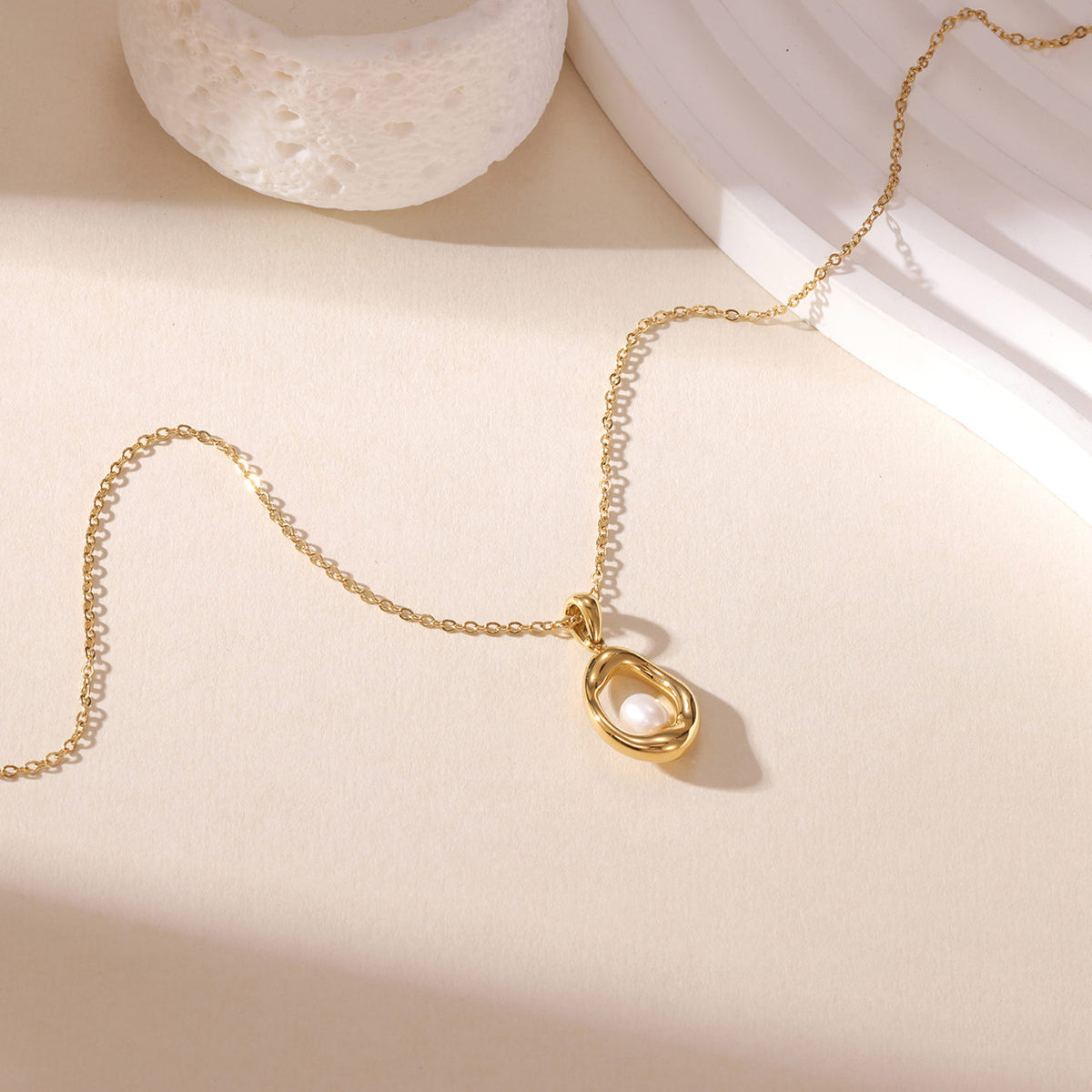 La Perle Necklace