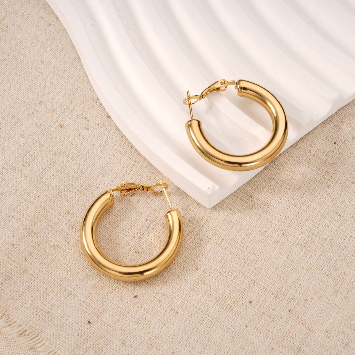 Elaris Hoops