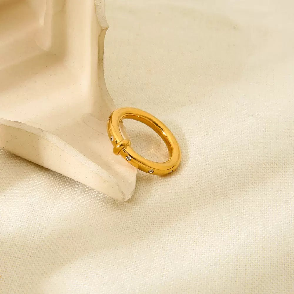 Knot Ring