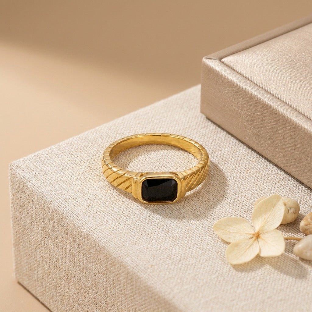 Raven Ring