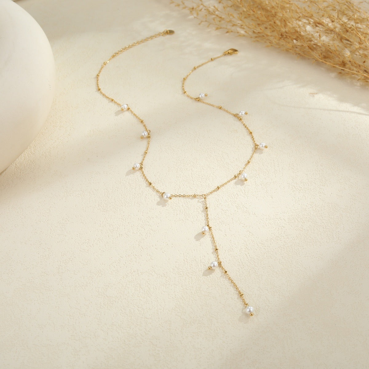 Dangling Pearls Necklace
