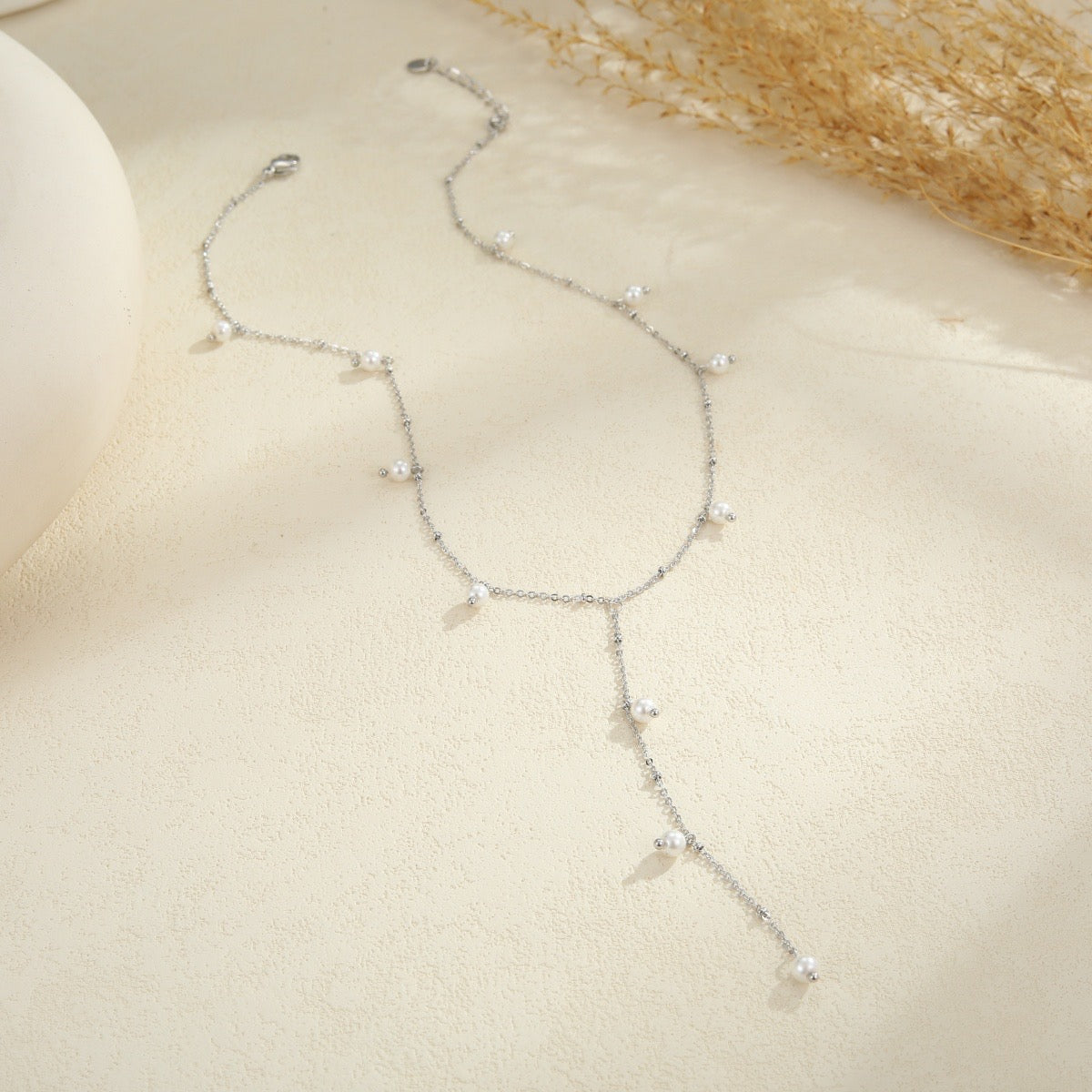 Dangling Pearls Necklace