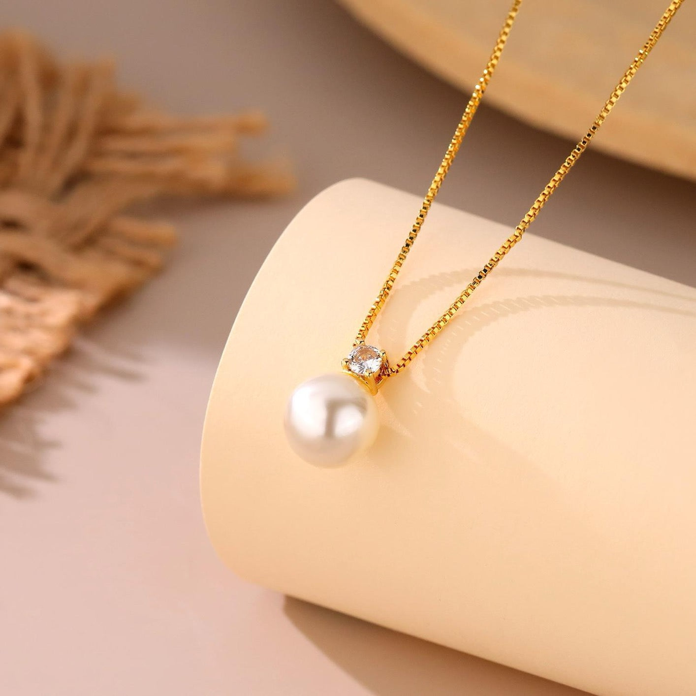Bright Pearl Necklace