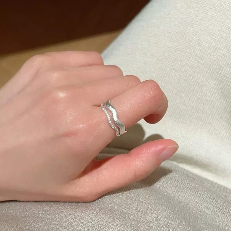 Wavy Dust Ring