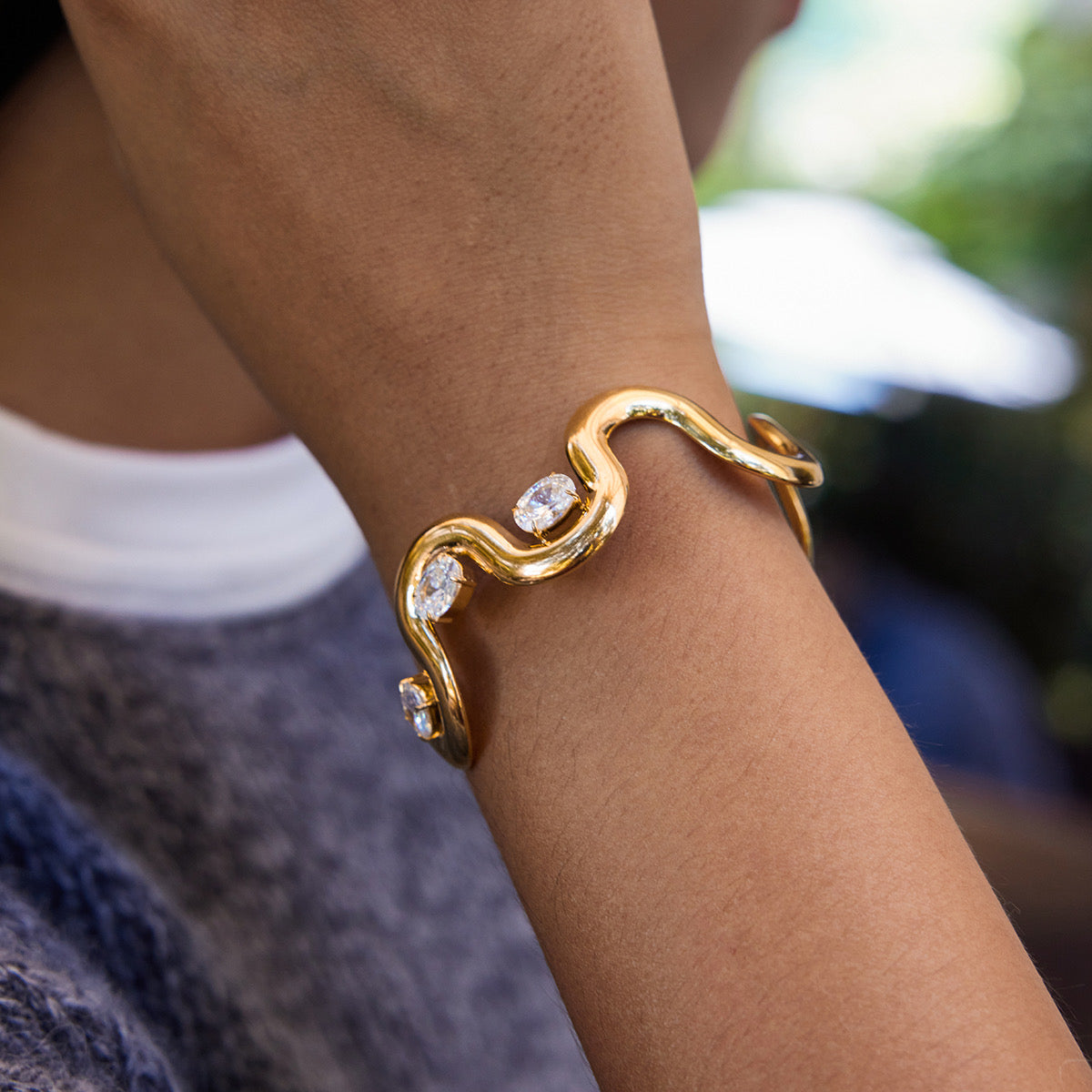 Wavy Glow Bracelet