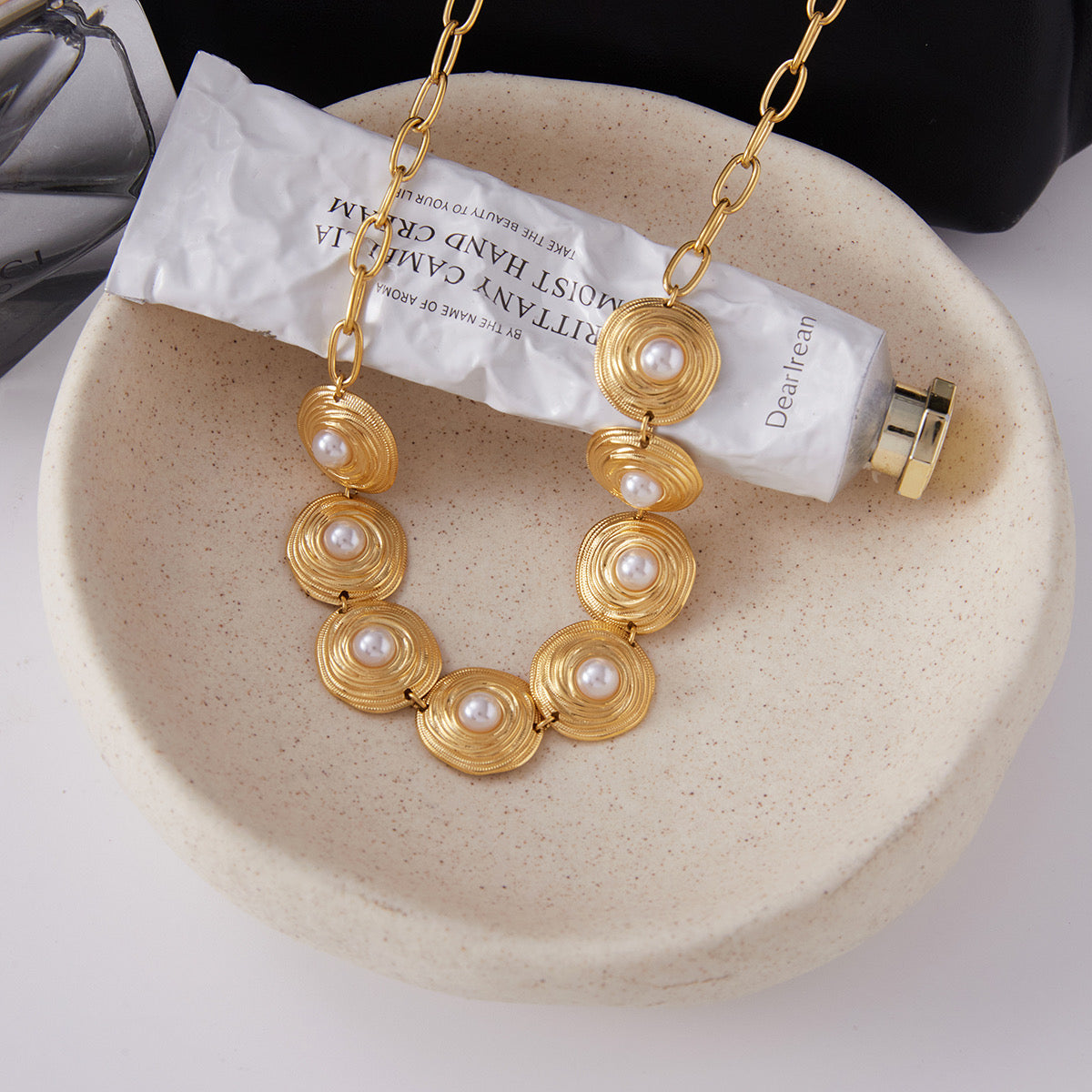 Golden Halo Pearls Necklace