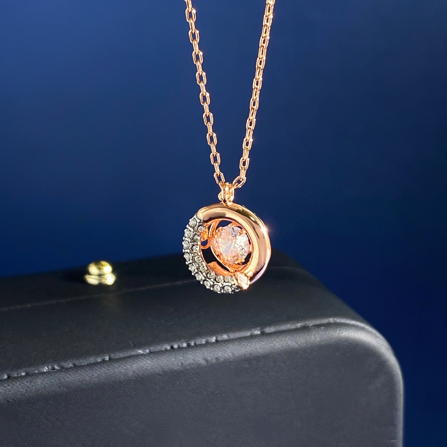 Dextera Necklace