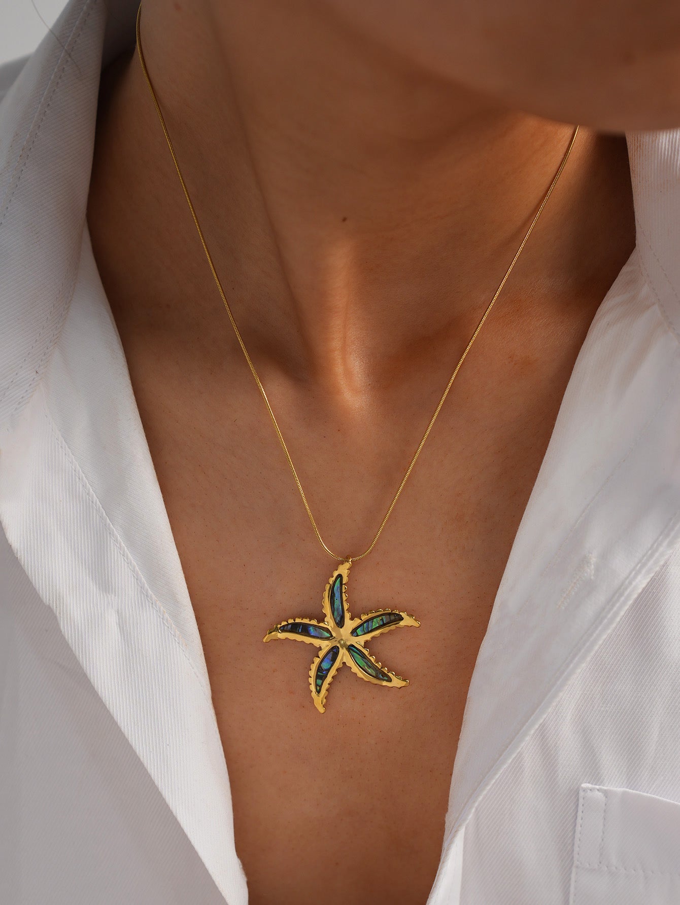 Astrolirus Necklace