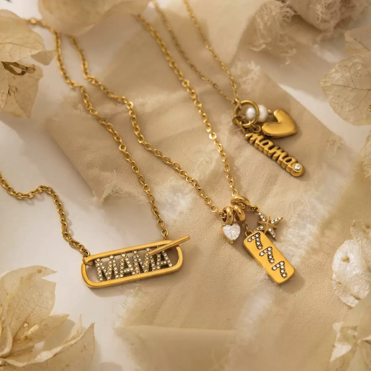 Amour Maman Necklace