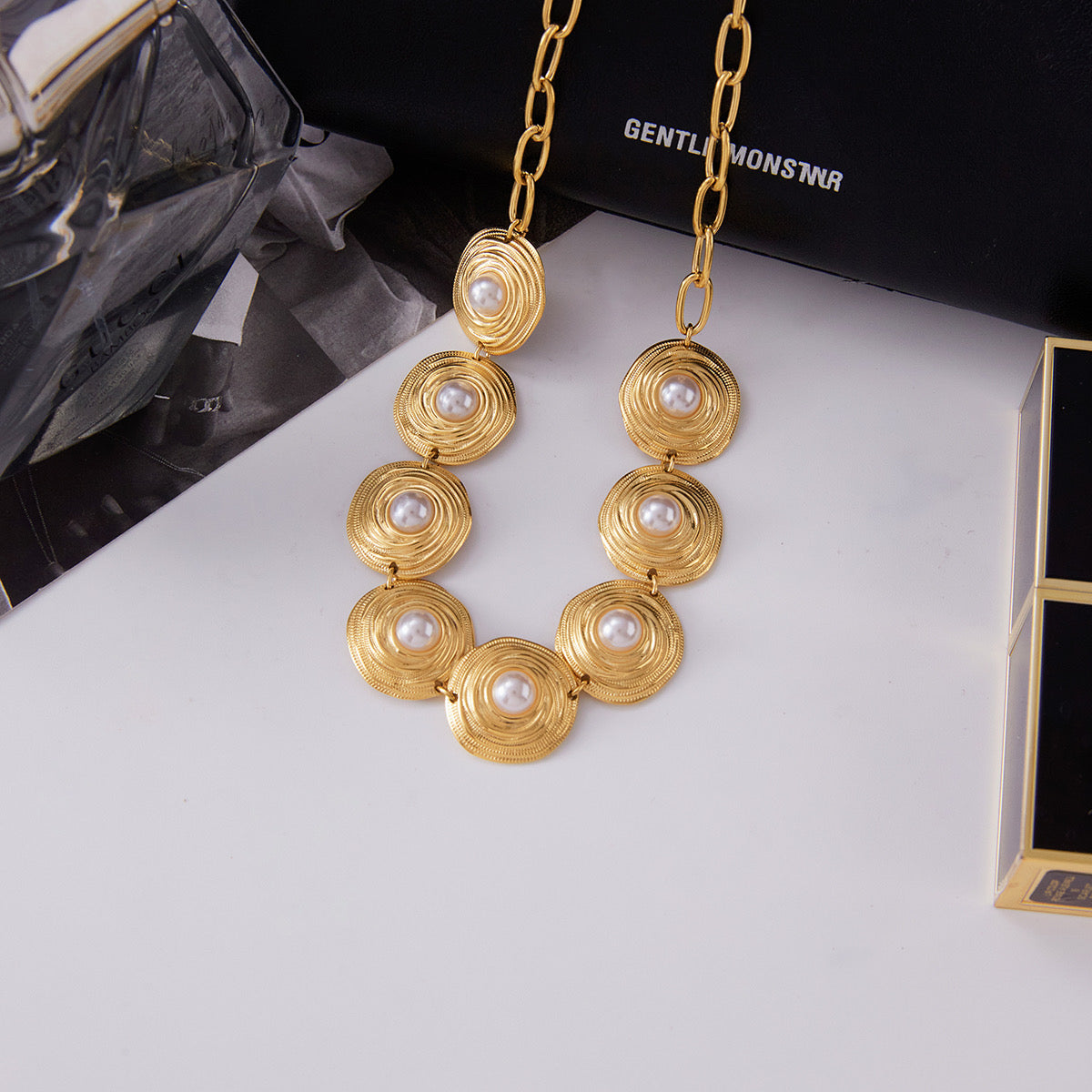Golden Halo Pearls Necklace
