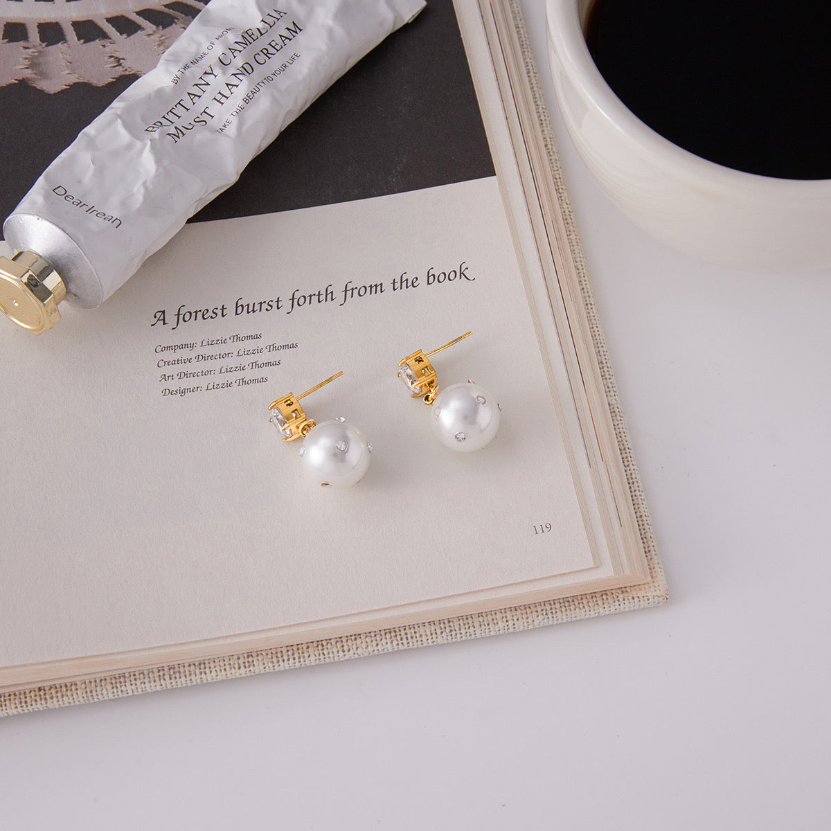 Shiny Pearl Earrings