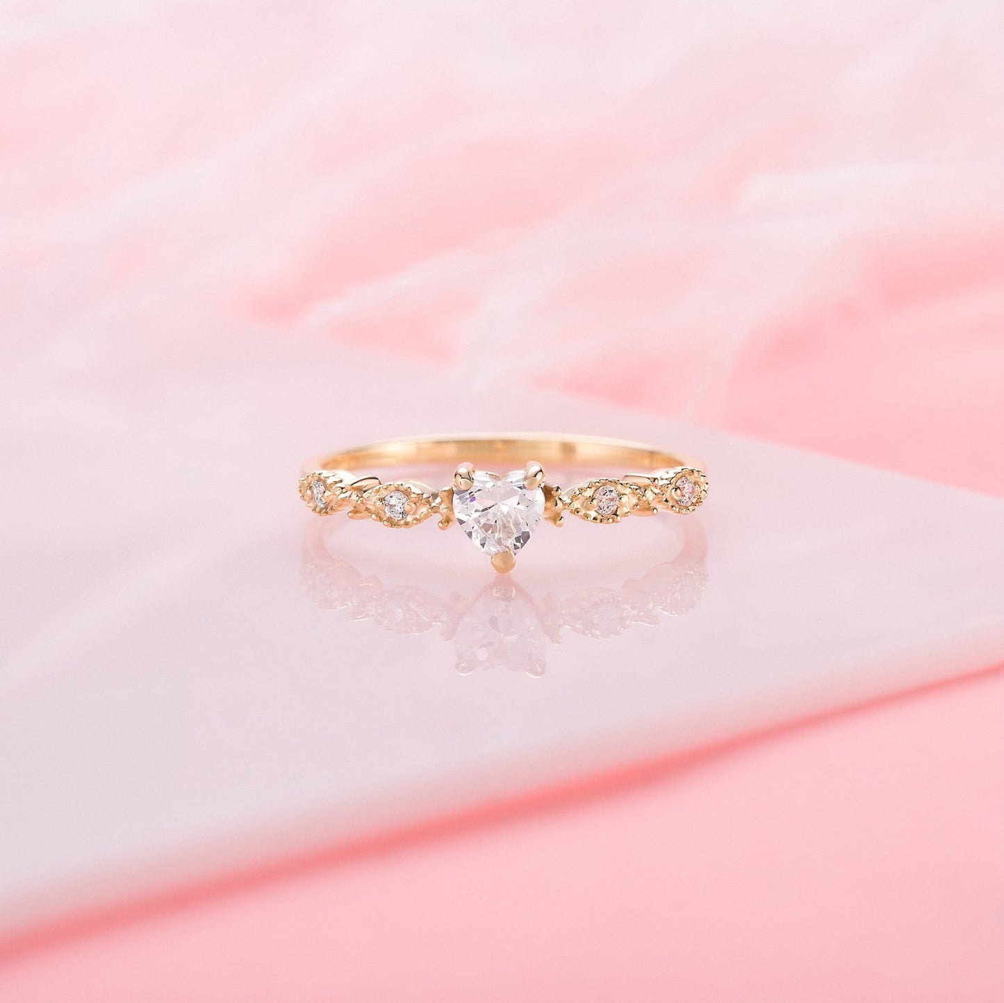 Lumière Heart Ring