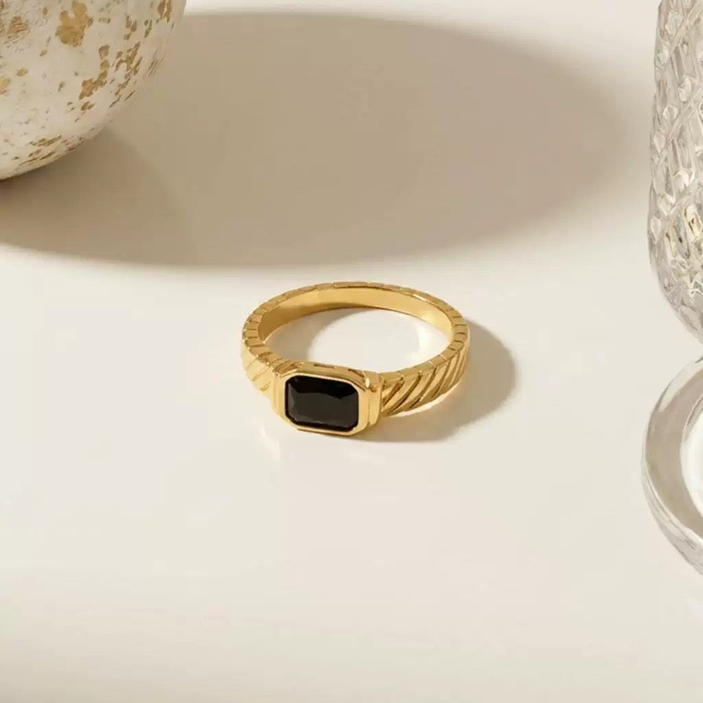 Raven Ring