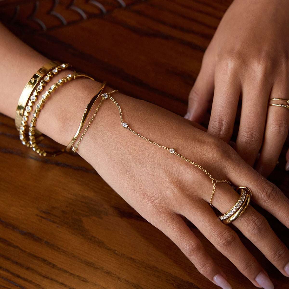 Geneva Hand Chain