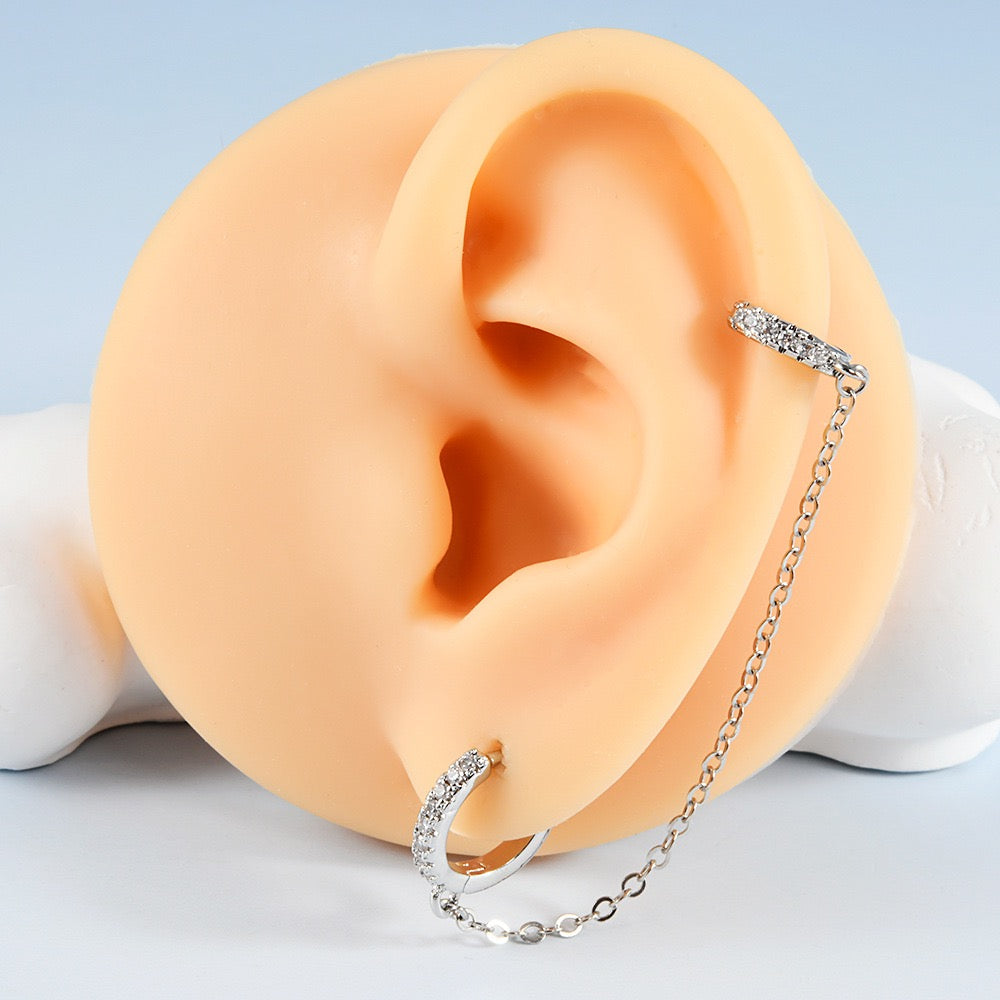 Noelle Chain Huggies