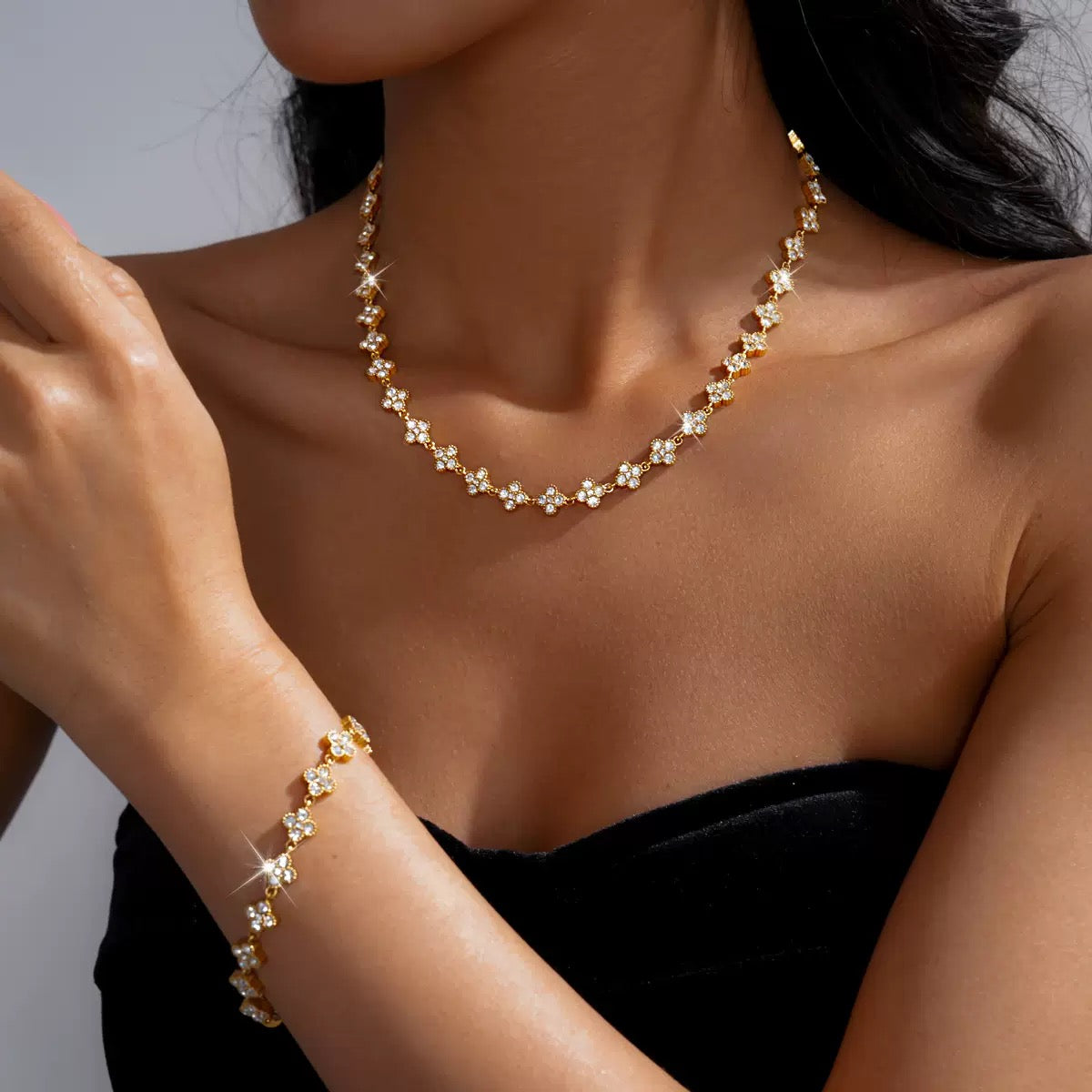 Aveline Necklace