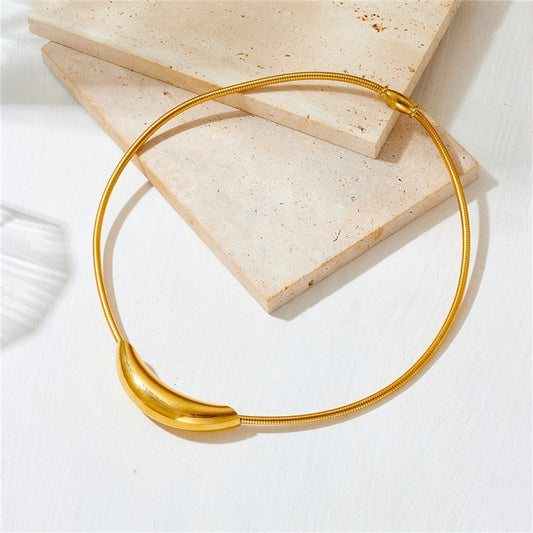 Minimal Curve Golden Choker Necklace
