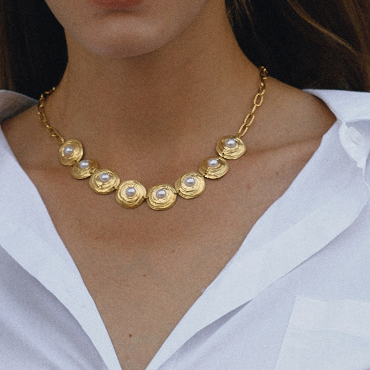 Golden Halo Pearls Necklace
