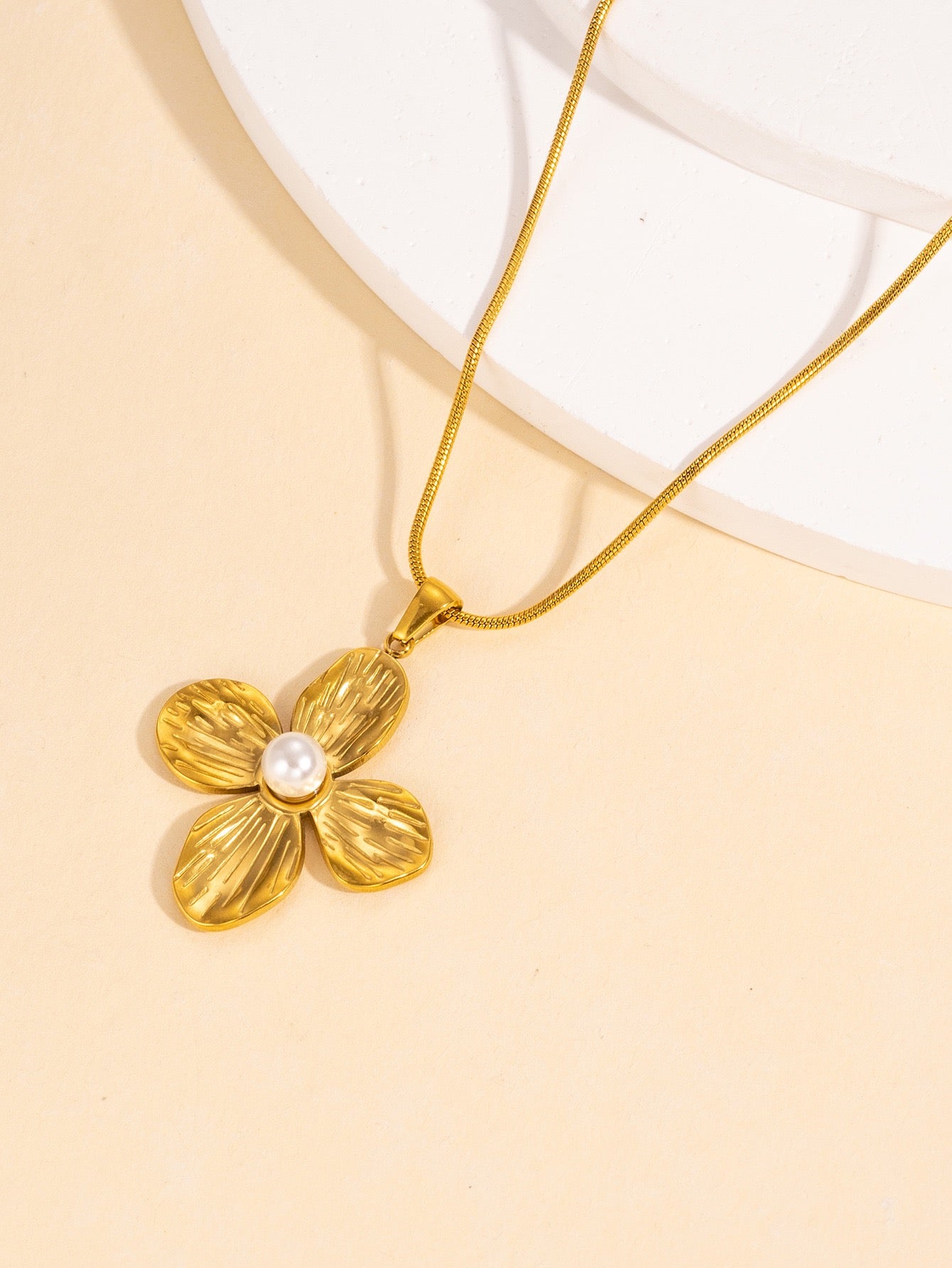 Magnolia Necklace