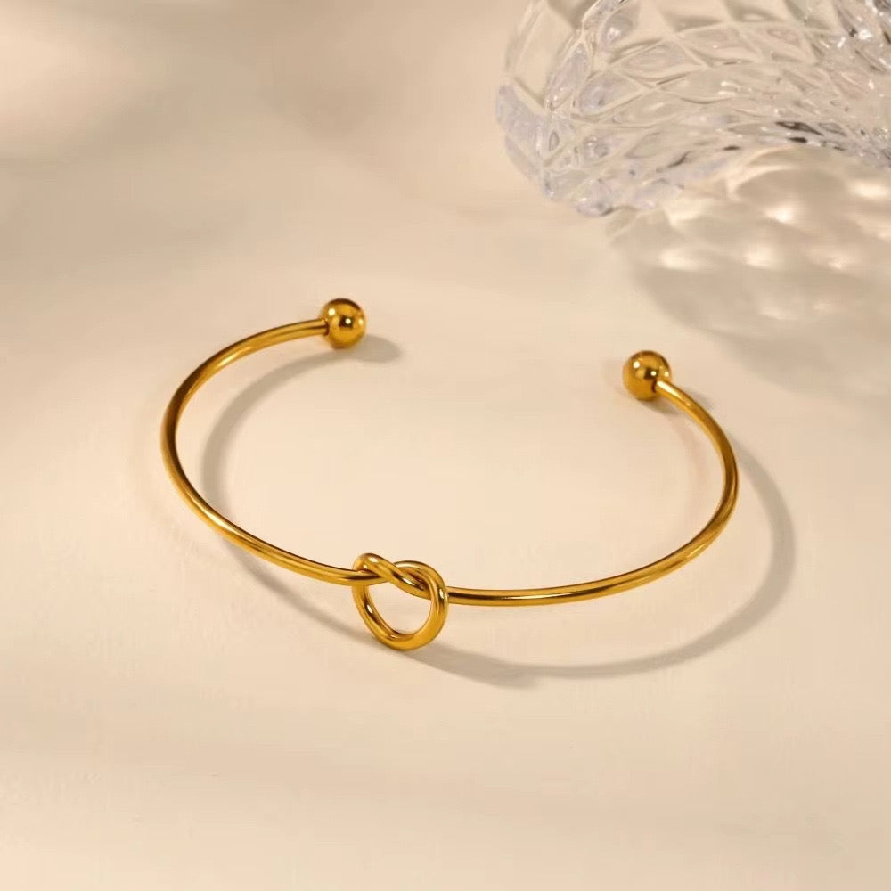 The Knot Bracelet