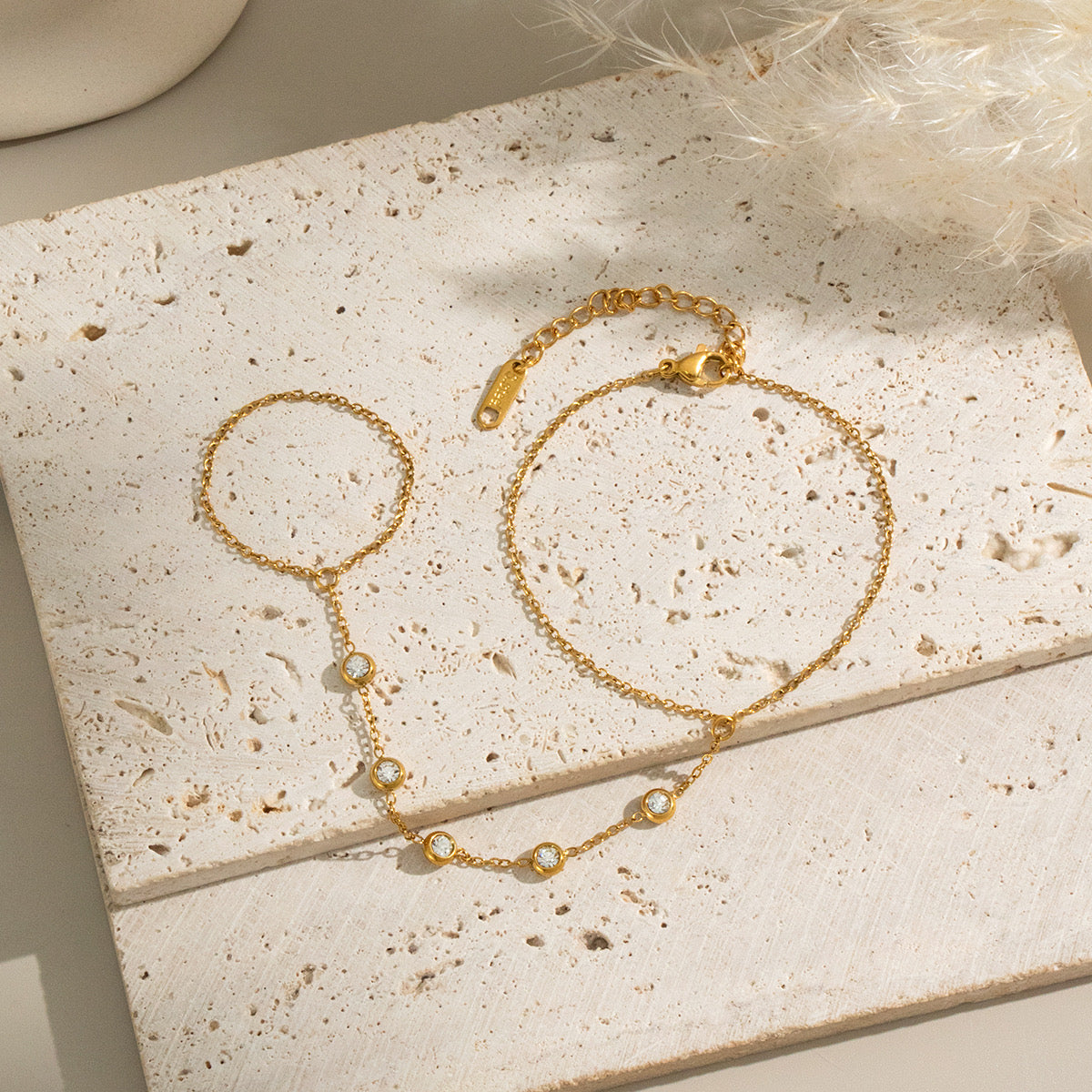 One Flow Hand Chain