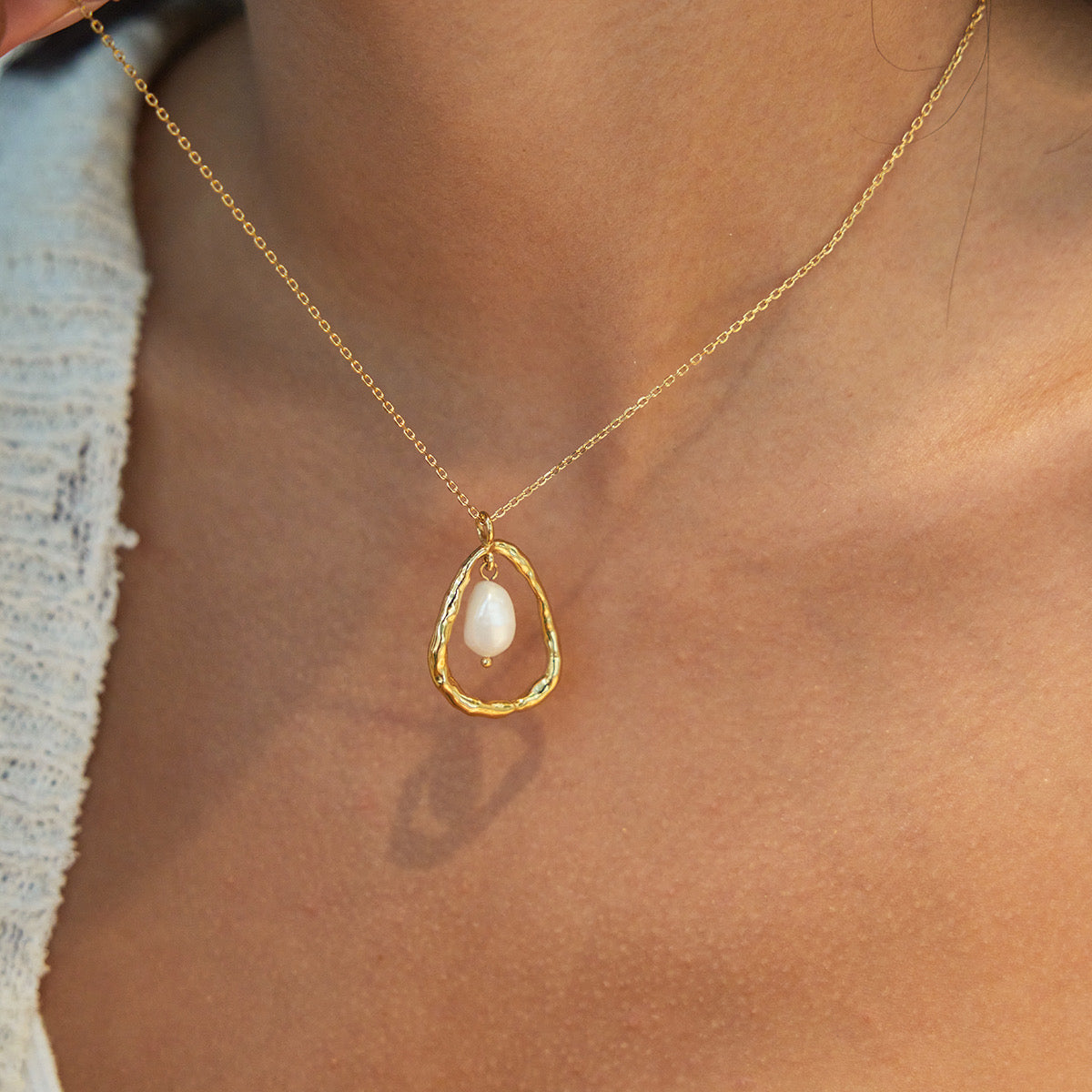 Irregular Halo Pearl Necklace