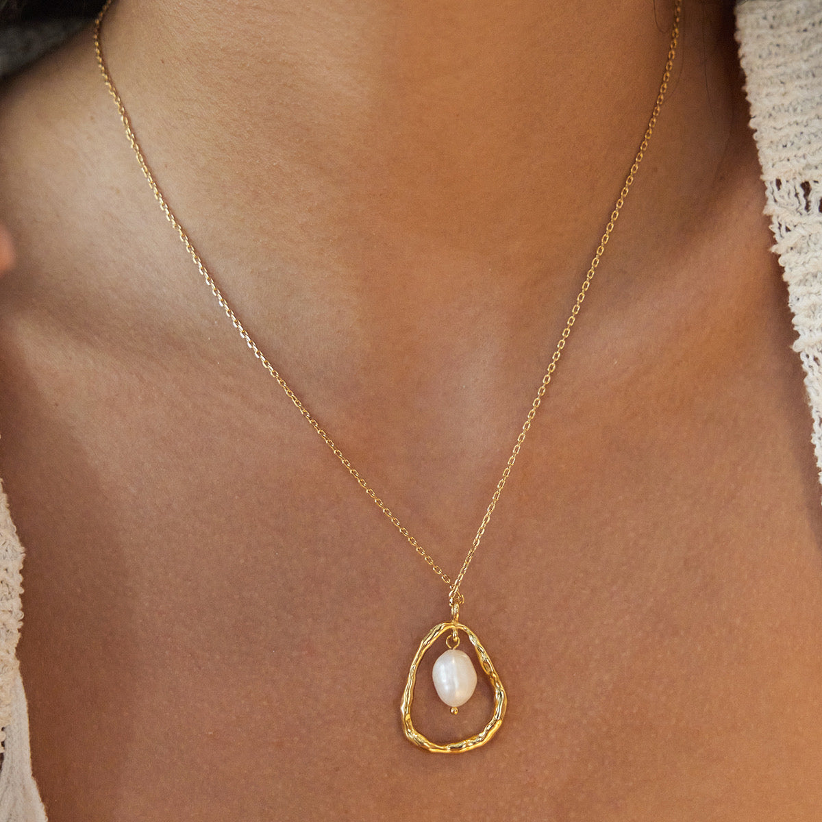Irregular Halo Pearl Necklace