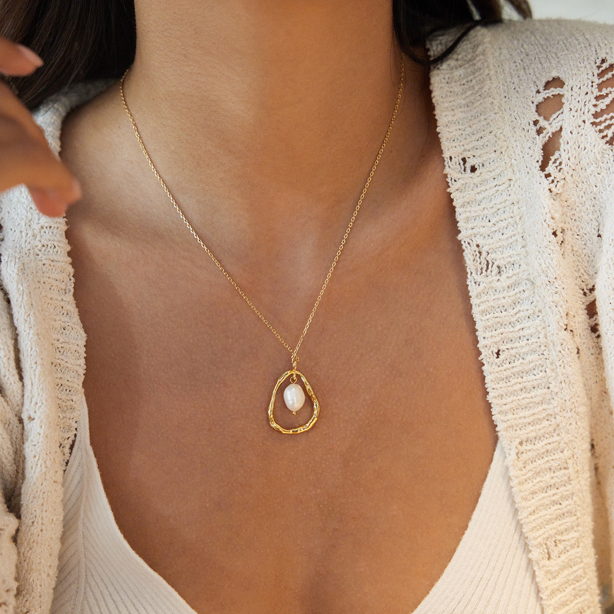Irregular Halo Pearl Necklace