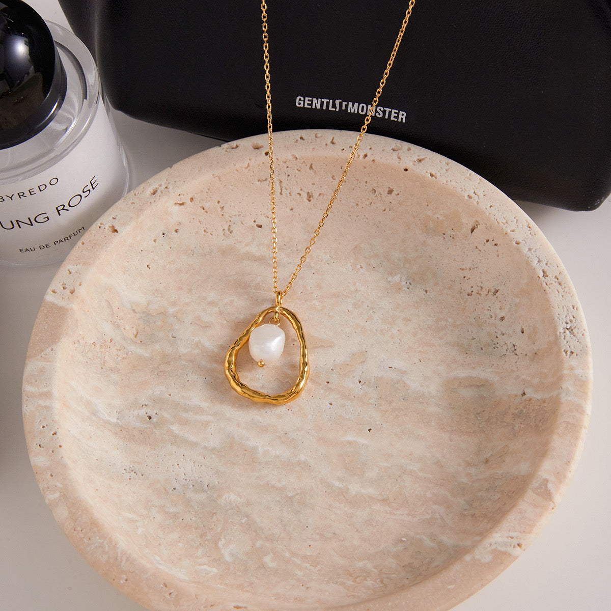 Irregular Halo Pearl Necklace