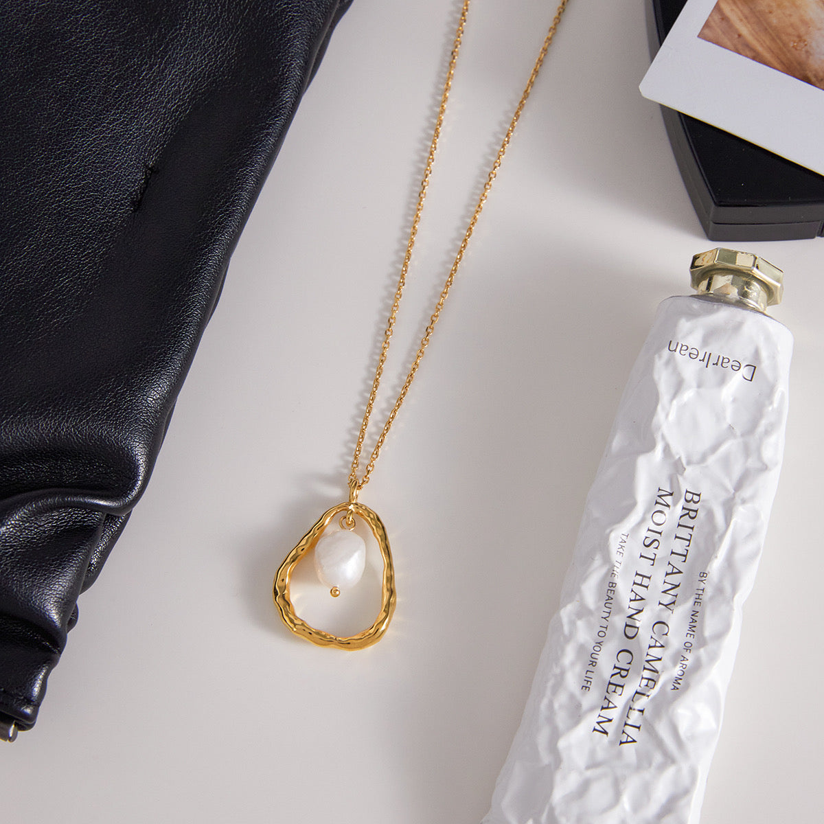 Irregular Halo Pearl Necklace